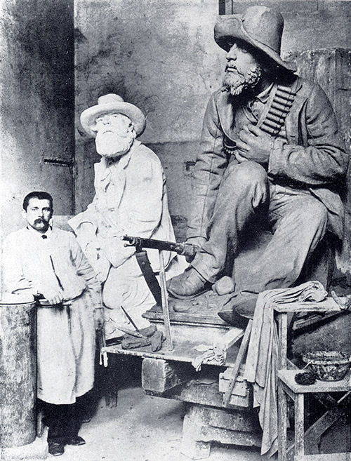 Anton van Wouw in Rome with two of the pieces that formed part of the Kruger Statue 